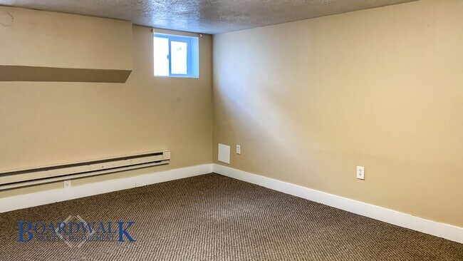 Building Photo - 228/230 S 300 W