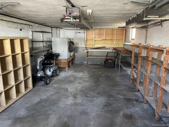 Building Photo - 8 Cameron Ln