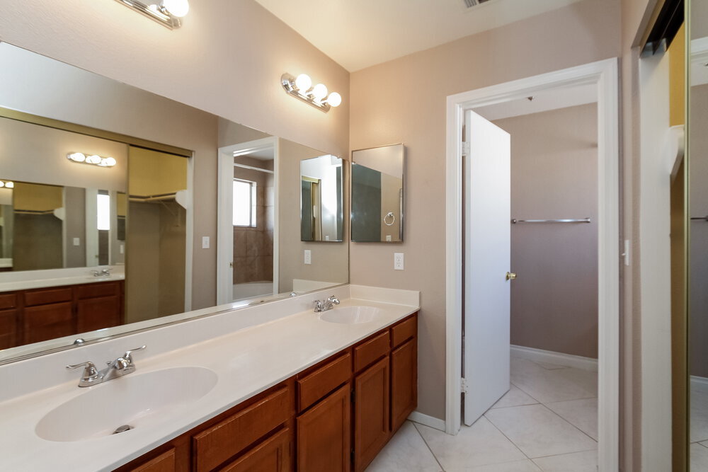 Building Photo - 60 Fantasia Ln