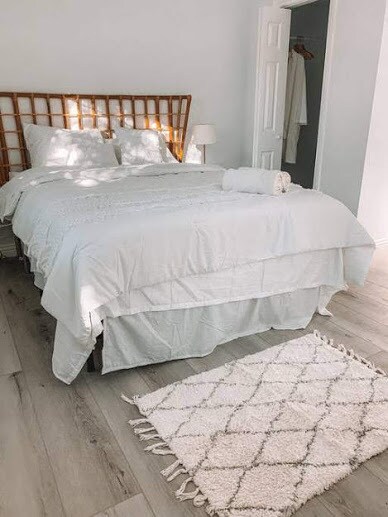 GuestHouse - 4537 Katherine Ave