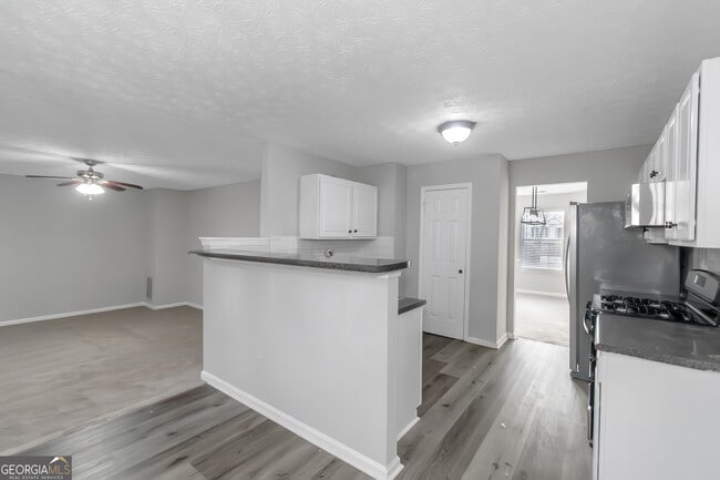 Building Photo - 420 Harvick Cir