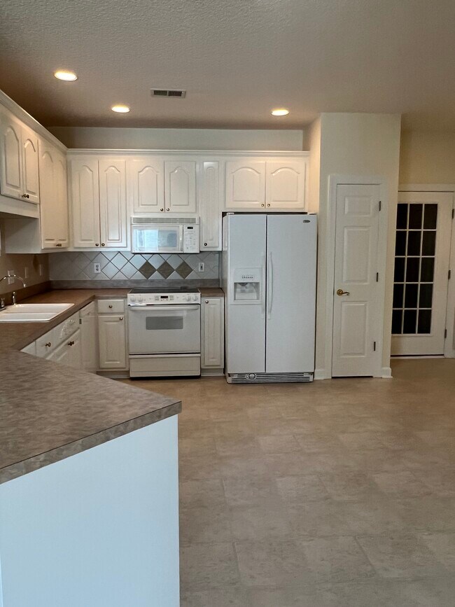 Building Photo - 1429 Thames Ct