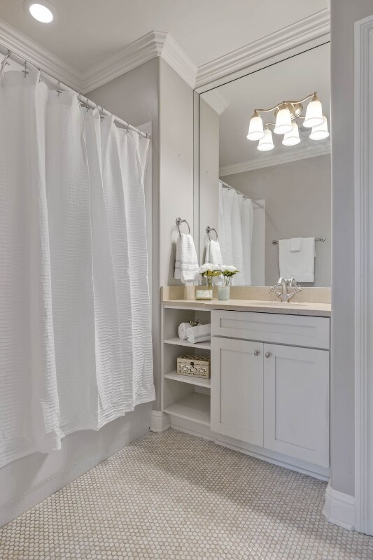 Building Photo - 1127 Glendale Ln