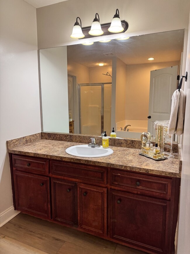 Building Photo - 127 Lee Rd 2181