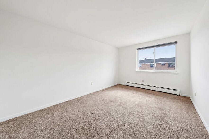 Building Photo - 29 Losson Garden Dr