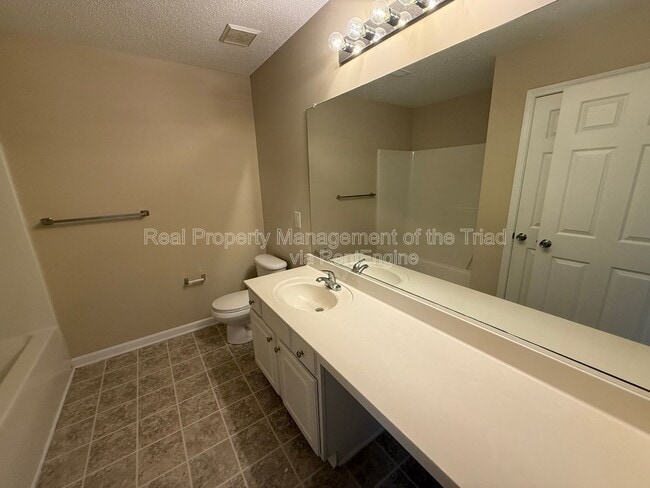 Building Photo - 1124 Highstone Dr