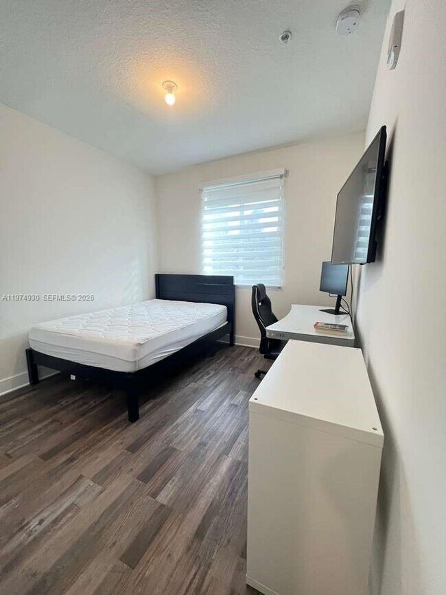 Building Photo - 10229 NW 64th Terrace