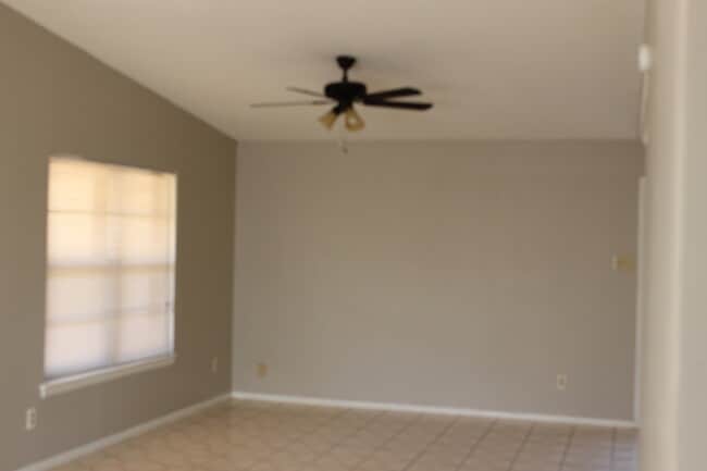 Building Photo - Ready to Move in... Do not miss this house...
