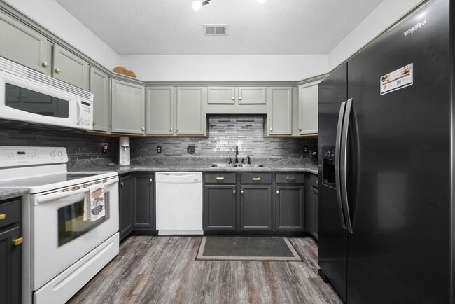 Building Photo - 3738 Meadow Ridge Ln