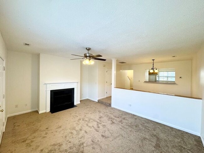 Building Photo - 2-bedroom Mathews Townhome