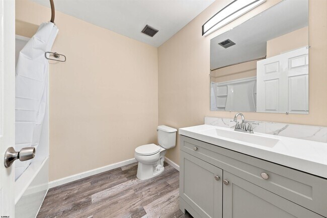 Building Photo - 64 Meadow Cir