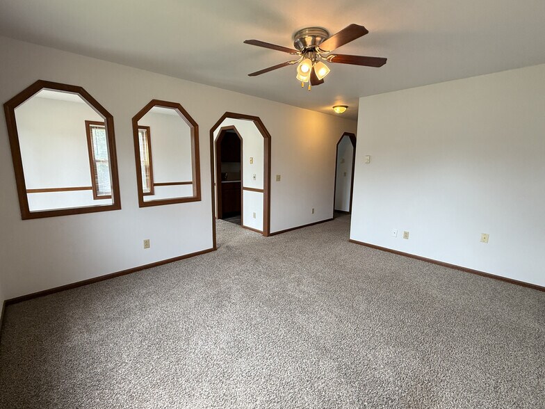 Building Photo - 639 Galena Ct