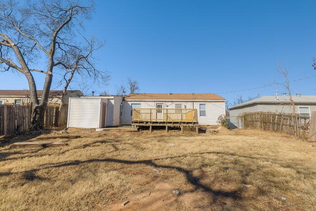 Building Photo - 2412 NW 40th St