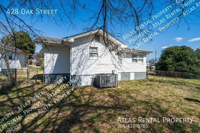 Building Photo - 428 Oak St