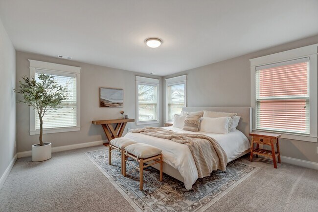 Building Photo - 1302A Stainback Ave