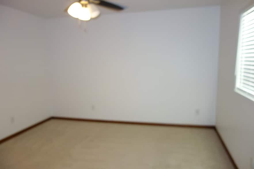 Second bedroom - 7116 S Indianapolis Ave