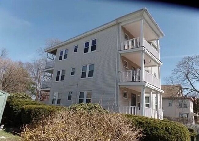 Building Photo - 36 Seymour St