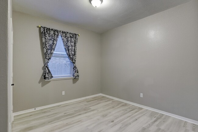 Building Photo - 632 Pedernales St