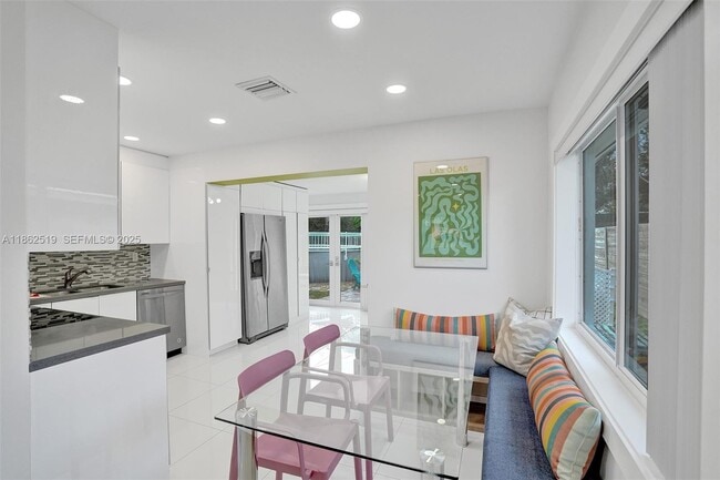 Building Photo - 1605 NW 7th Terrace