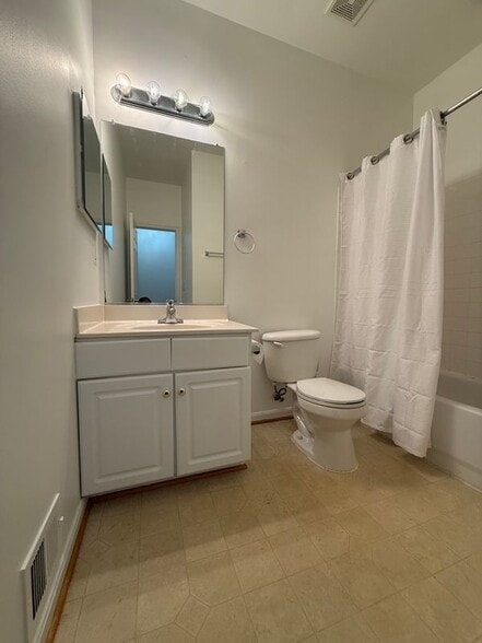 Building Photo - 2427 Dew Meadow Ct