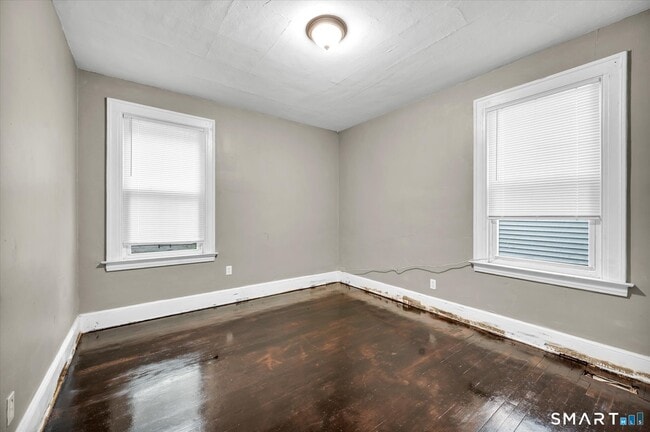 Building Photo - 80 Shepard St