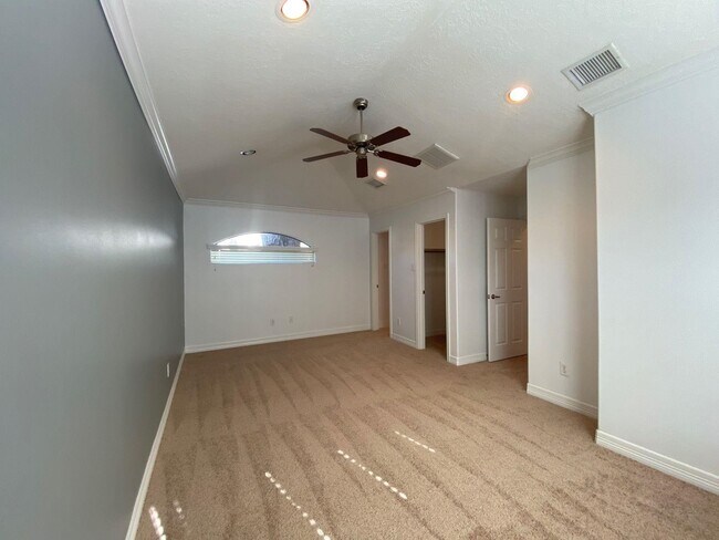 Building Photo - 3710 Sherwood Ln