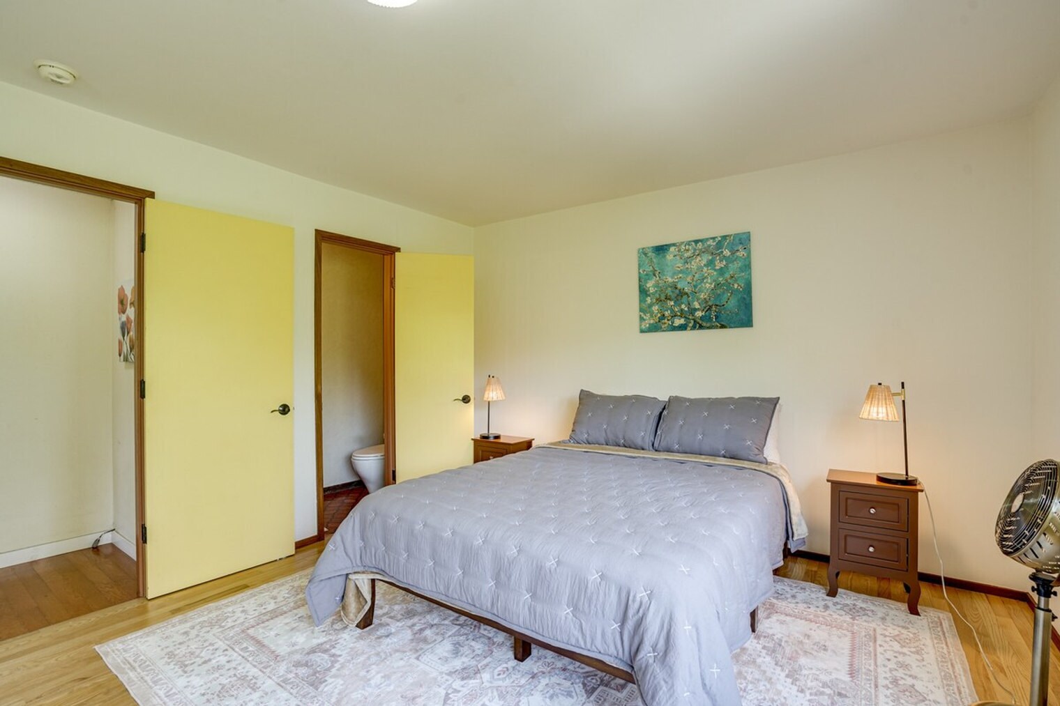 Building Photo - 714 Crestview Dr