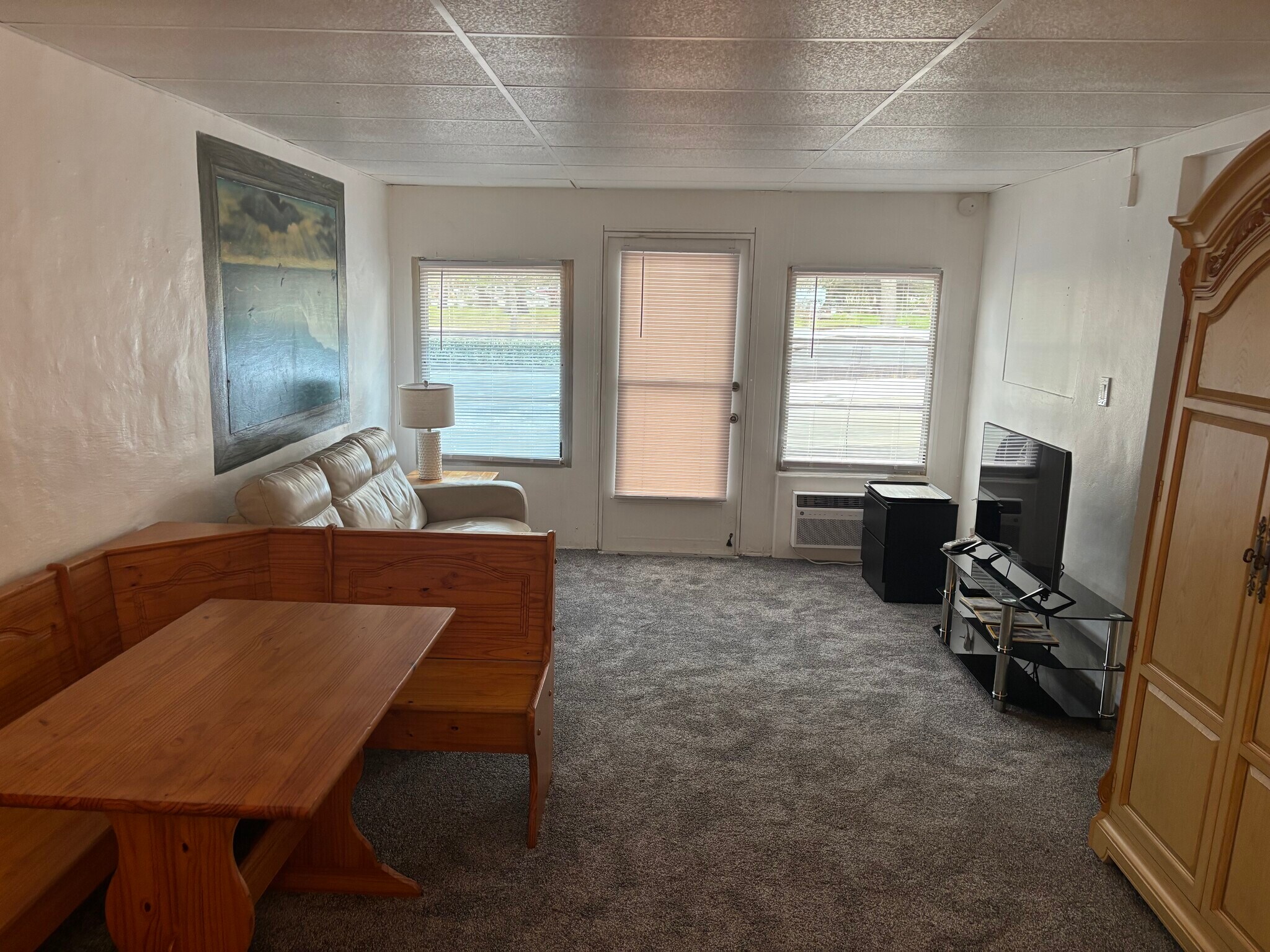 Building Photo - 303 Indian Hills Dr