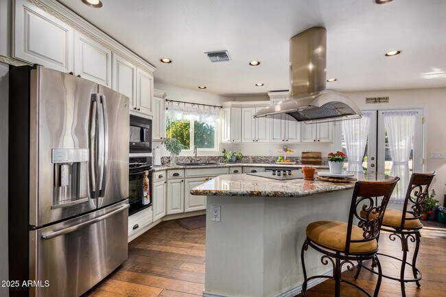 Building Photo - 18006 N Villa Rita Dr