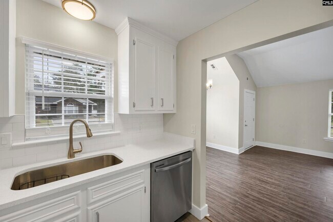 Building Photo - 118 Hutto Hill