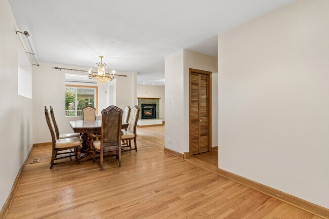 Building Photo - 648 Shermer Rd