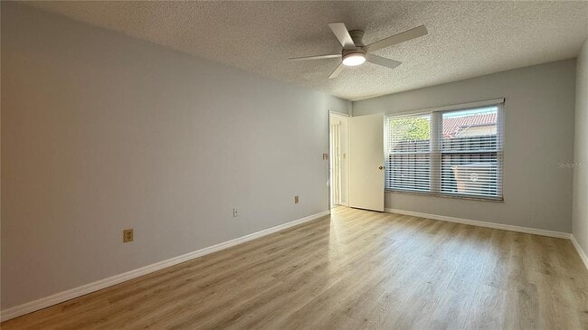 Building Photo - 555 Hunter Cir