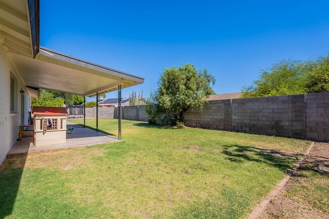 Building Photo - 651 E Kael Cir
