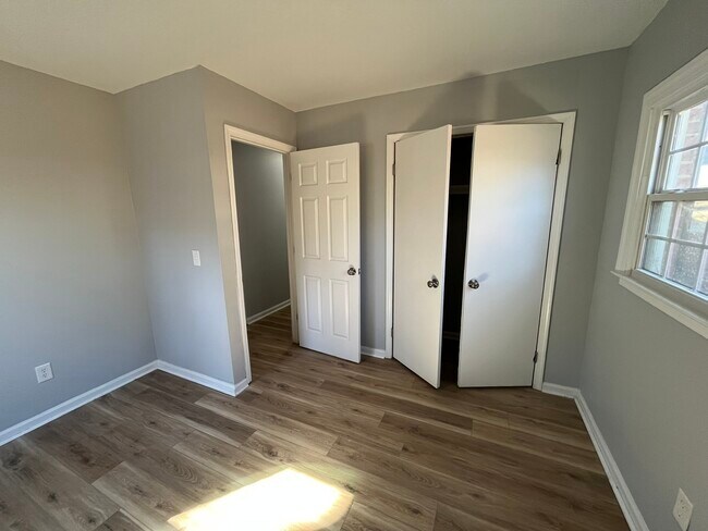 Building Photo - 7613 Mine Valley Rd