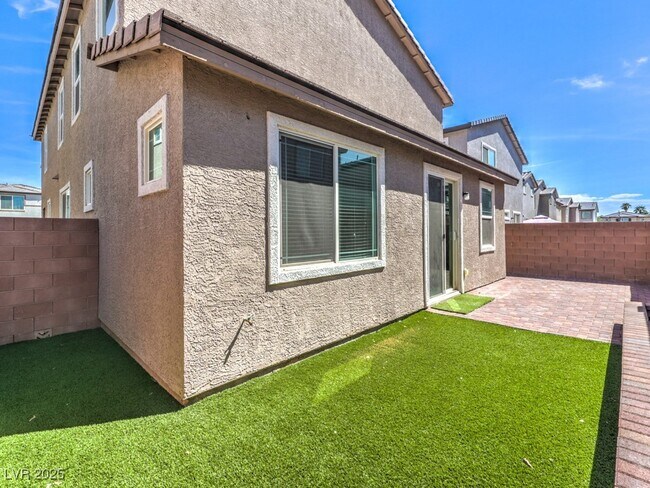 Building Photo - 6077 Castle Gardens Ave