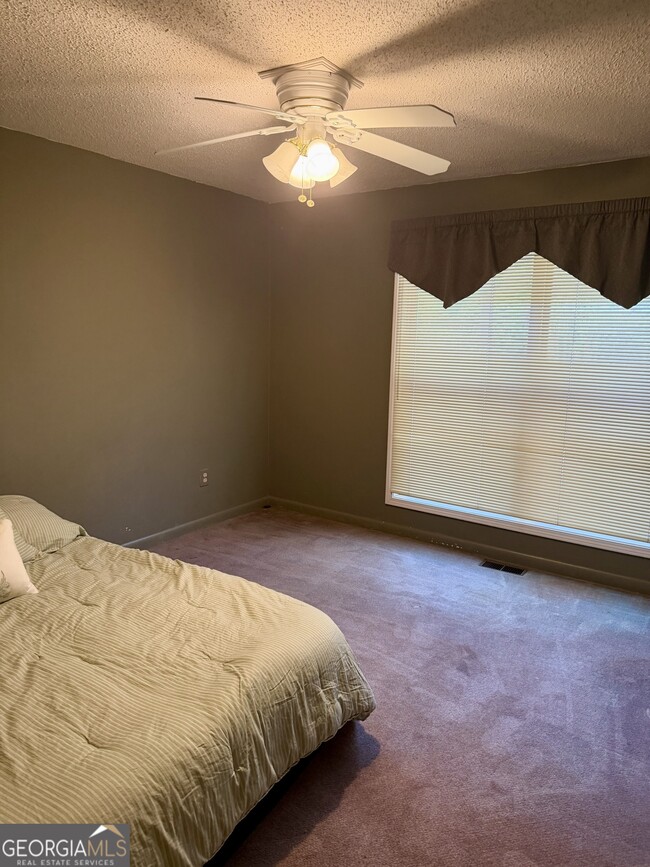 Building Photo - 507 Bridlepath Ln