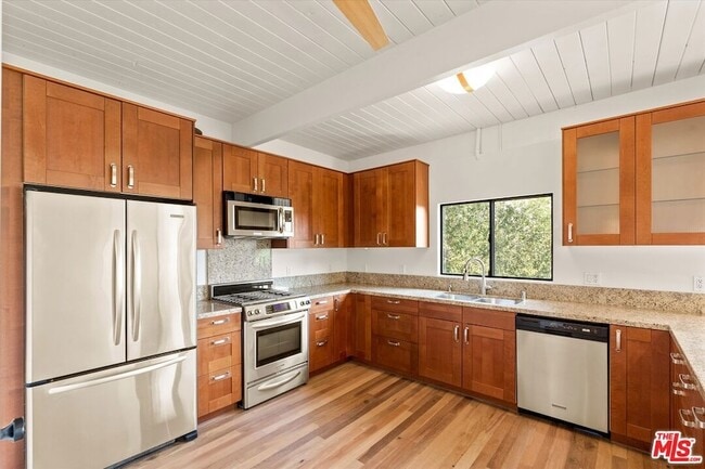 Building Photo - 4950 Marmol Dr