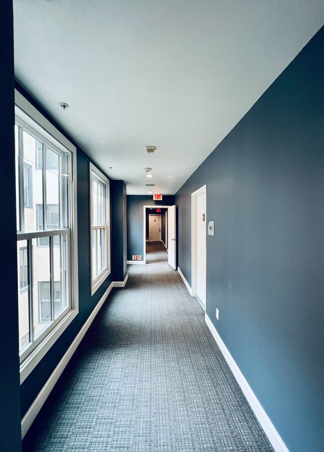 Building Photo - 253 S Broadway