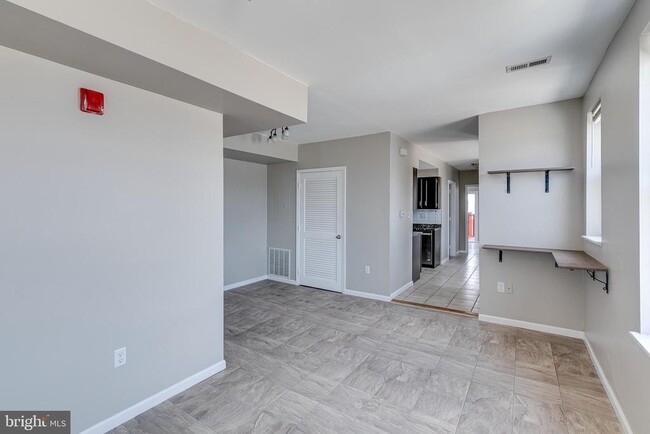 Building Photo - 6602 Ridge Ave