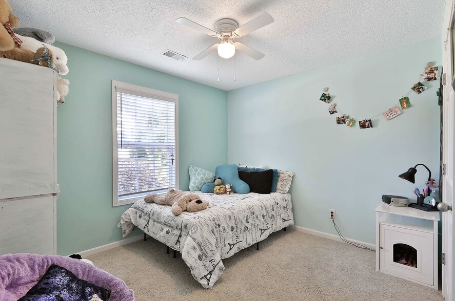 Building Photo - 195 Hunterian Pl