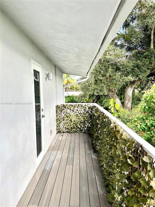 Building Photo - 2536 Flamingo Ln