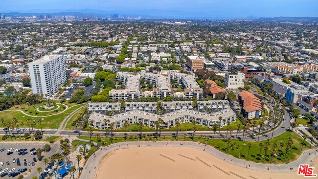 Building Photo - 2920 Neilson Wy