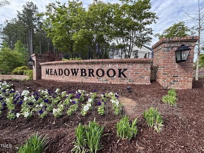 Building Photo - 2211 Montebell View Dr