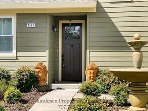 Building Photo - 1581 Cali Ln