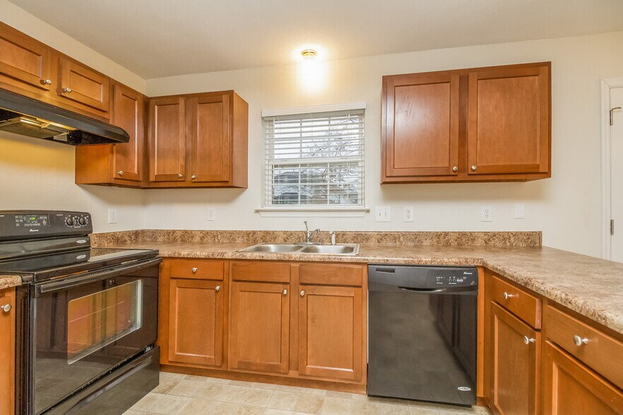 Building Photo - 608 Birchbrook Ct