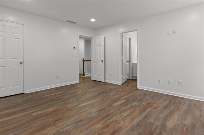 Building Photo - 2122 Meadow Peak Rd