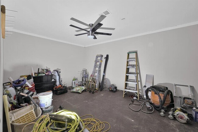 Building Photo - 5928 Sinclair Dr