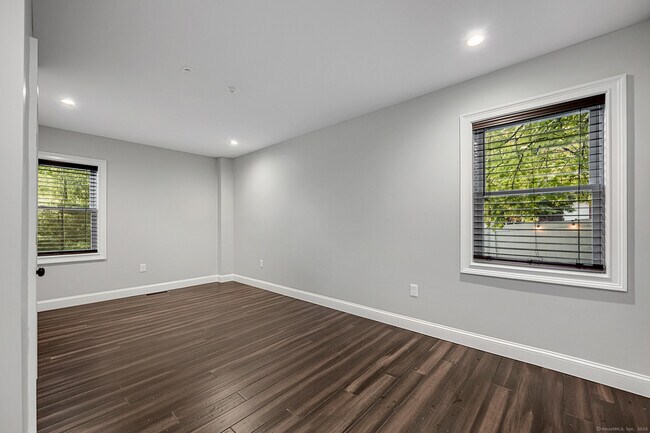 Building Photo - 46 West St