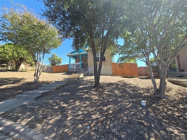 Building Photo - 7013 Marejada Dr