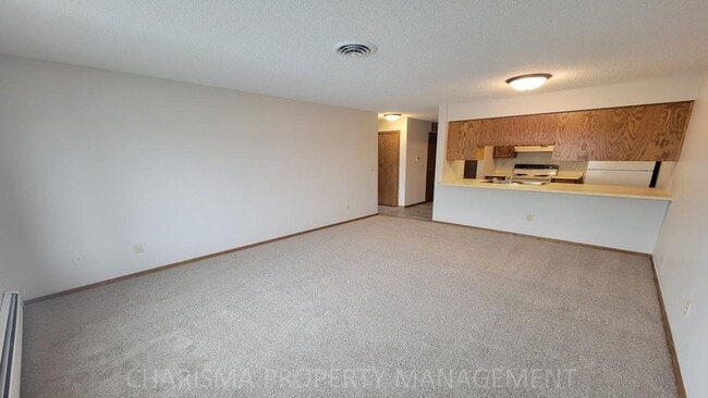 Building Photo - NEWLY UPDATED 1 BD, 1 BA UNITS LOCATED IN ...
